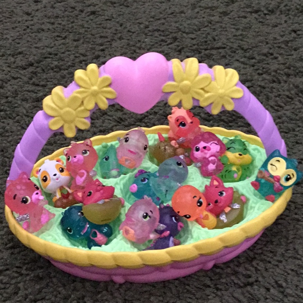 Hatchimals basket bundle - Picture 2 of 7